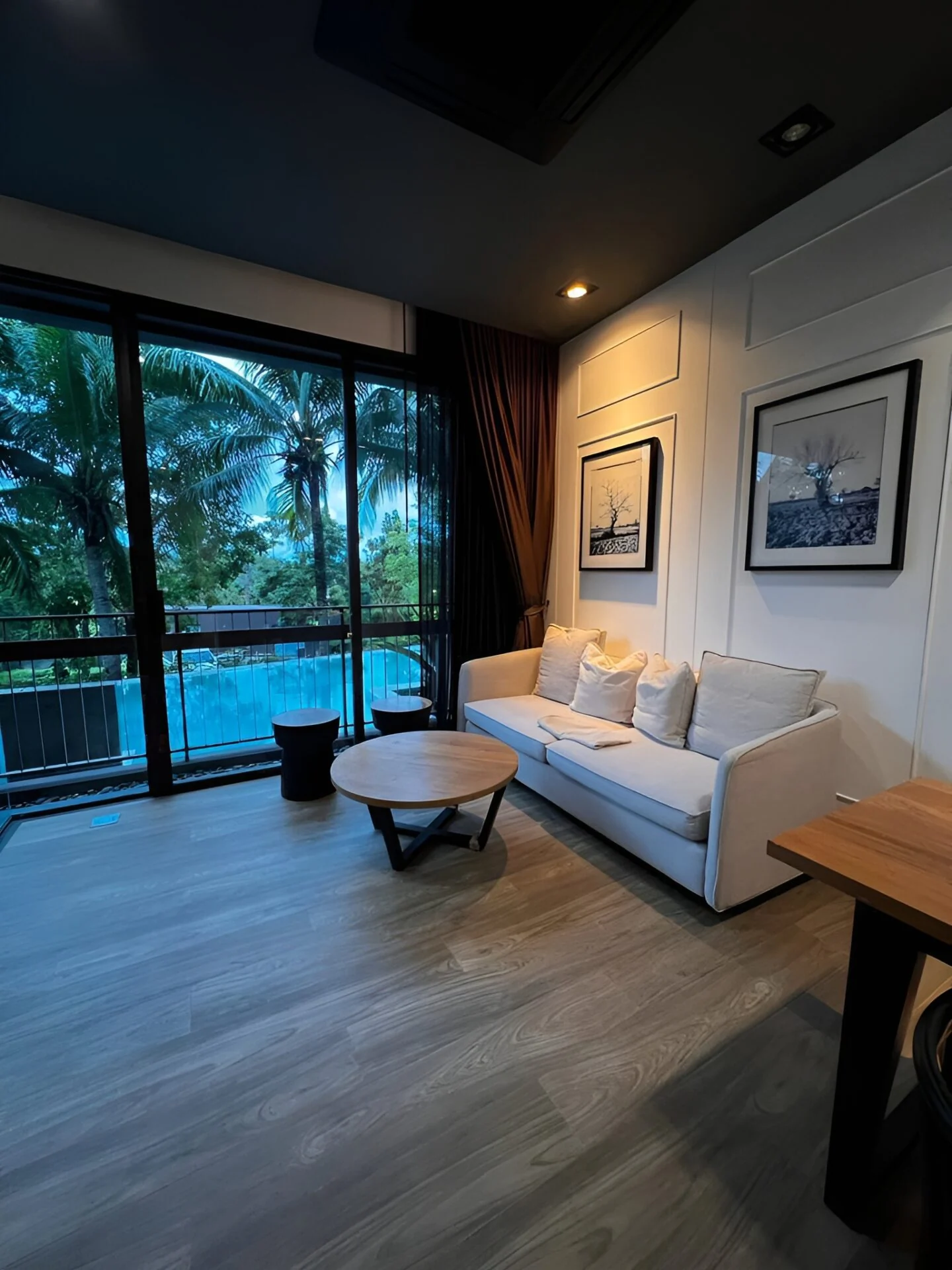 Saturdays Residence